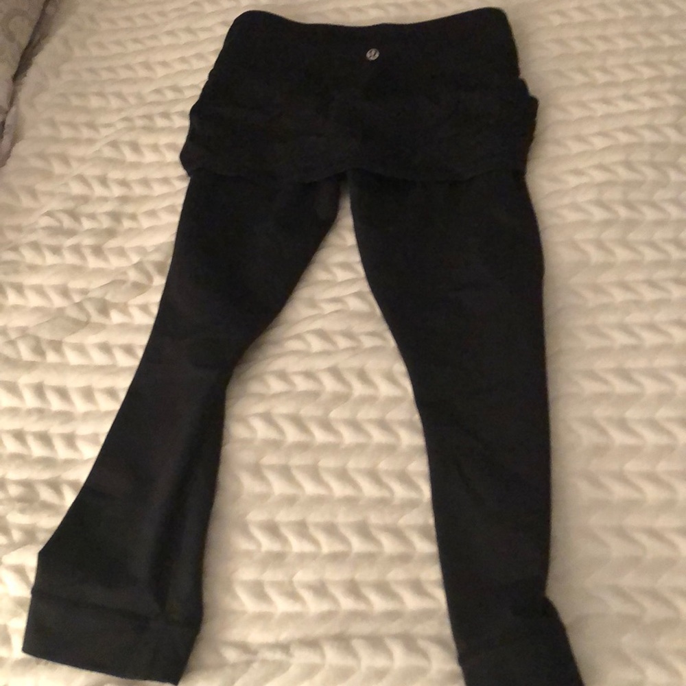 Lululemon Capri with attached skirt.